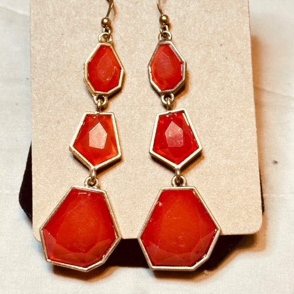 Red Irregular Geometric Clear Acrylic Dangle Earrings Vintage - Picture 3 of 8